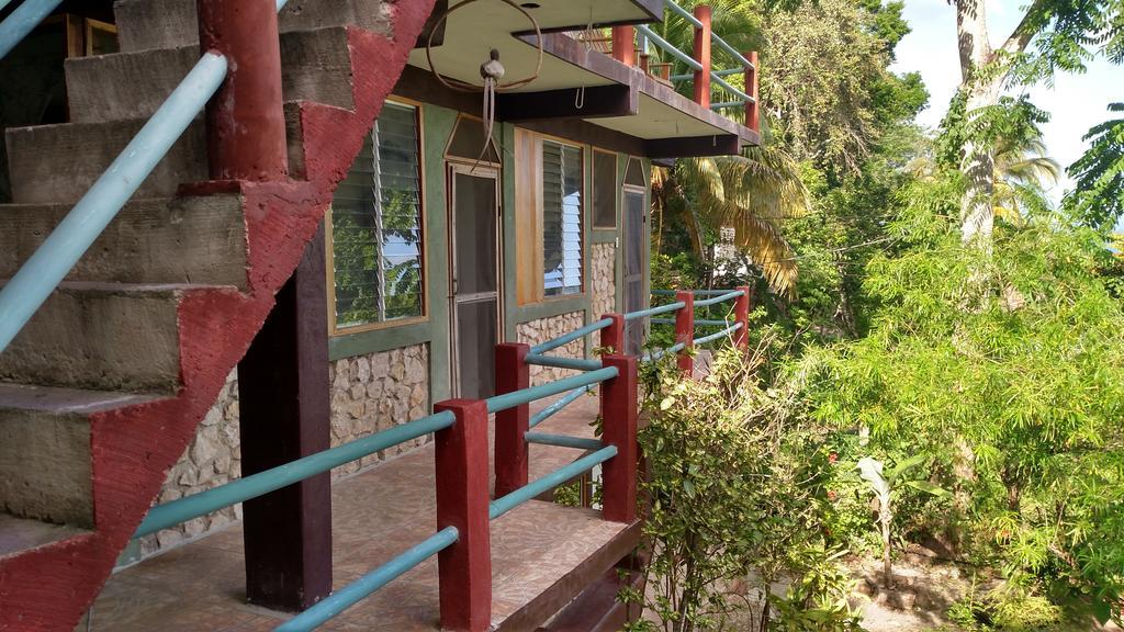 פלורס Zapote Tree Inn מראה חיצוני תמונה