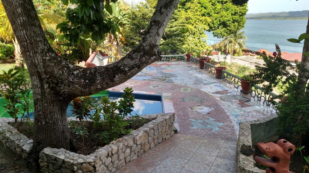 פלורס Zapote Tree Inn מראה חיצוני תמונה