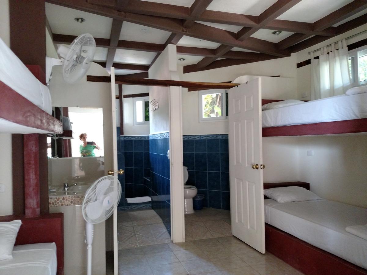 פלורס Zapote Tree Inn מראה חיצוני תמונה