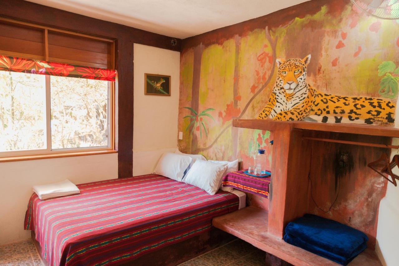פלורס Zapote Tree Inn מראה חיצוני תמונה